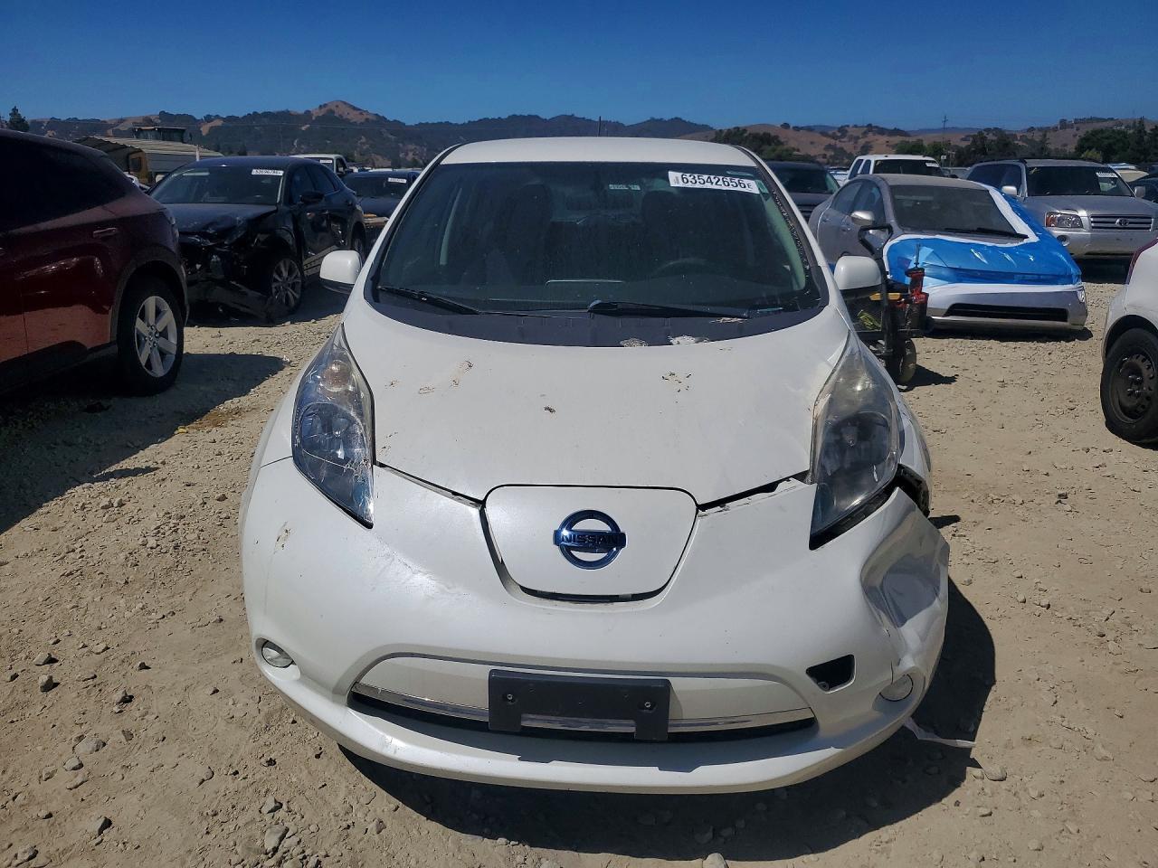 2016 Nissan Leaf S - Image 5