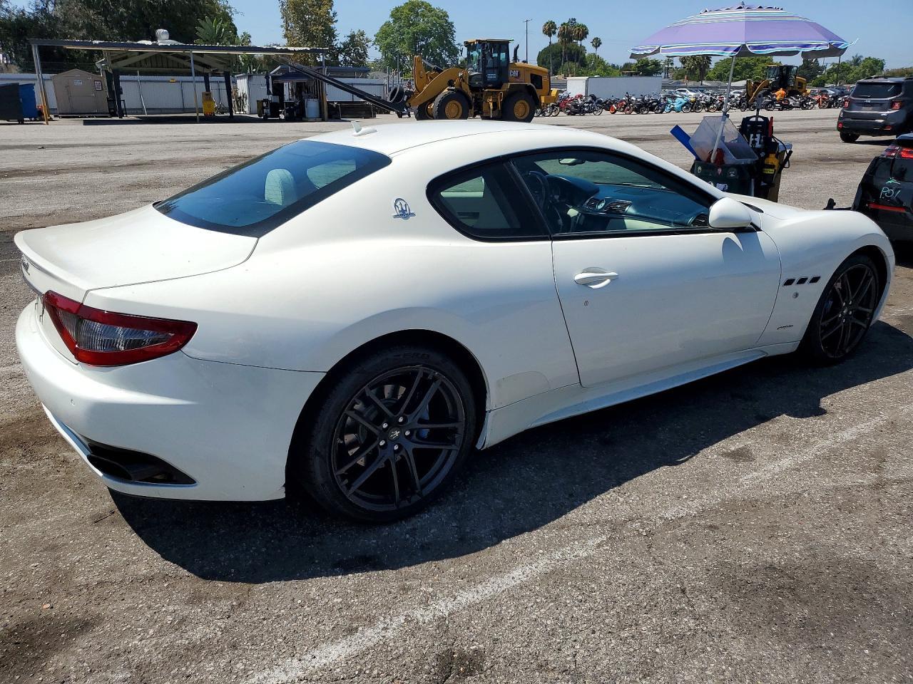 2017 Maserati Granturismo S - Image 3