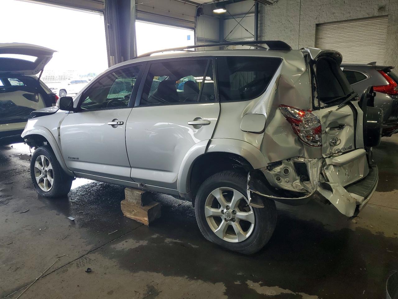 2010 Toyota Rav4 Limited - Фото 2