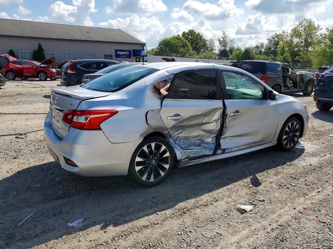 2017 Nissan Sentra Sr - Фото 3