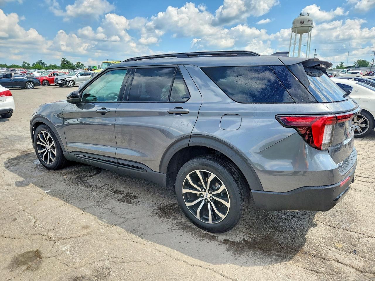 2026 Ford Explorer St-Line - Фото 2