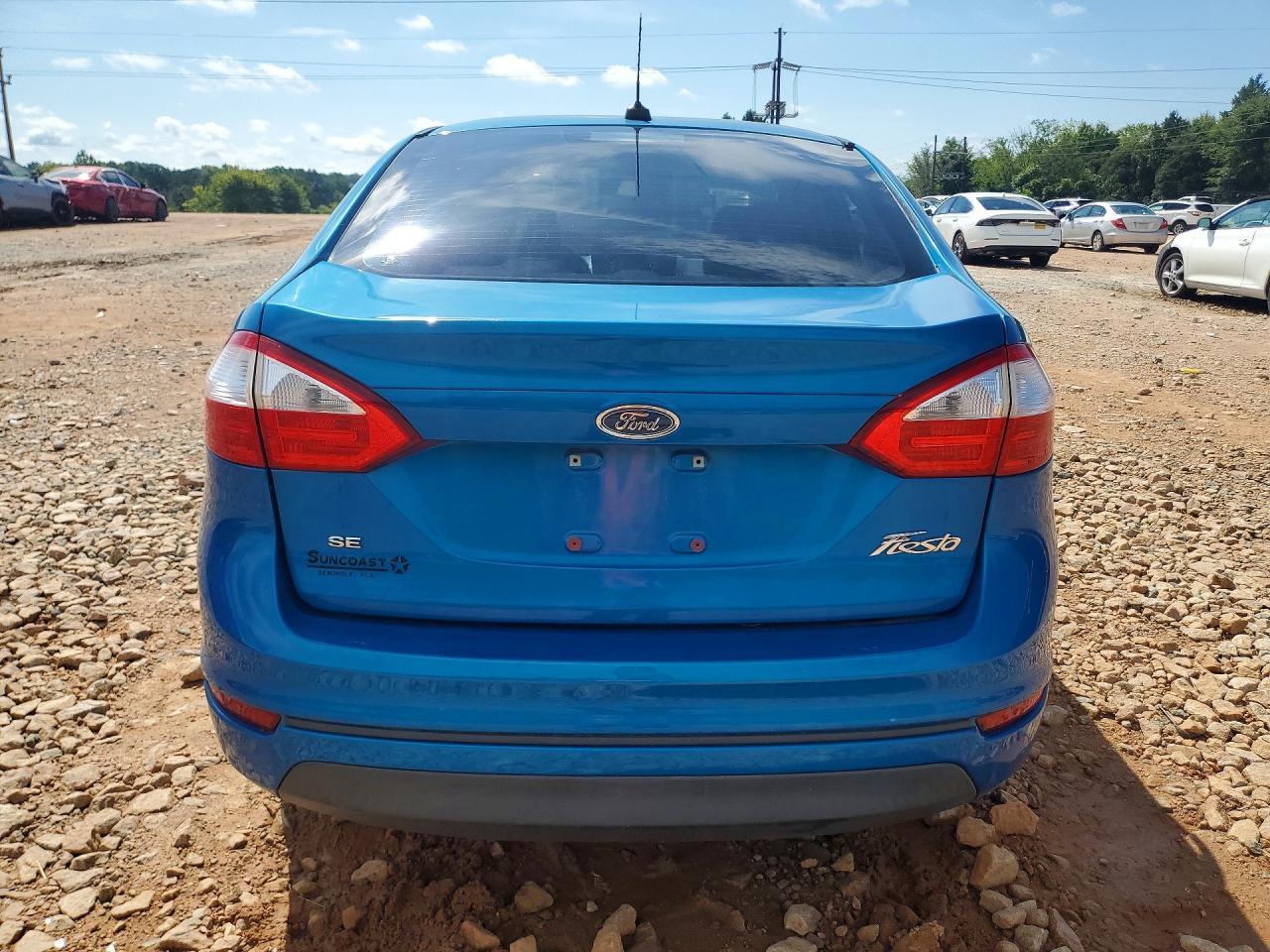 2014 Ford Fiesta Se - Фото 6