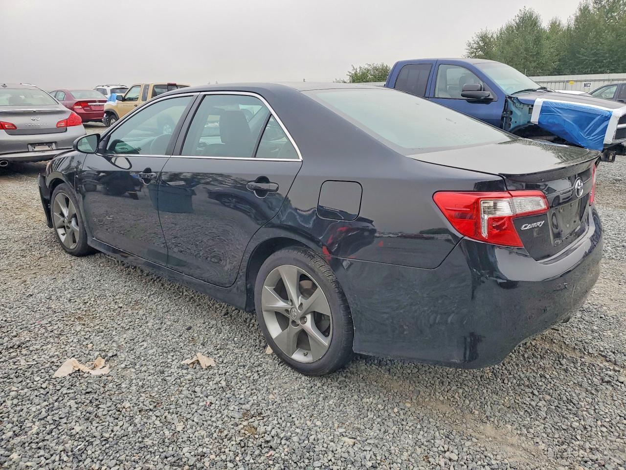 2014 Toyota Camry Se Sport - Image 2