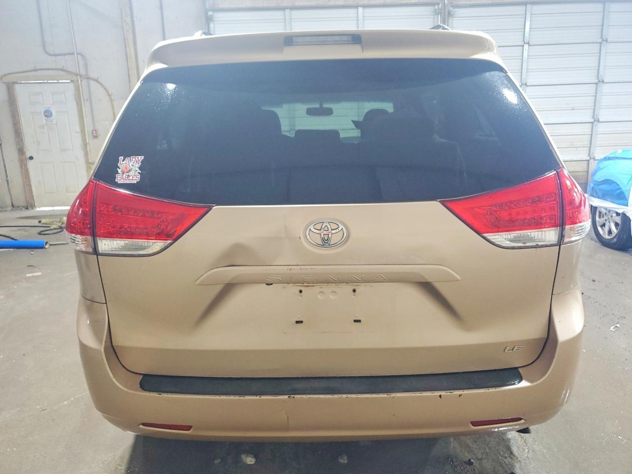 2013 Toyota Sienna Le - Фото 6