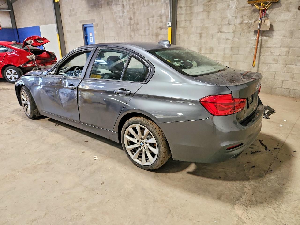 2018 BMW 320 I - Фото 2