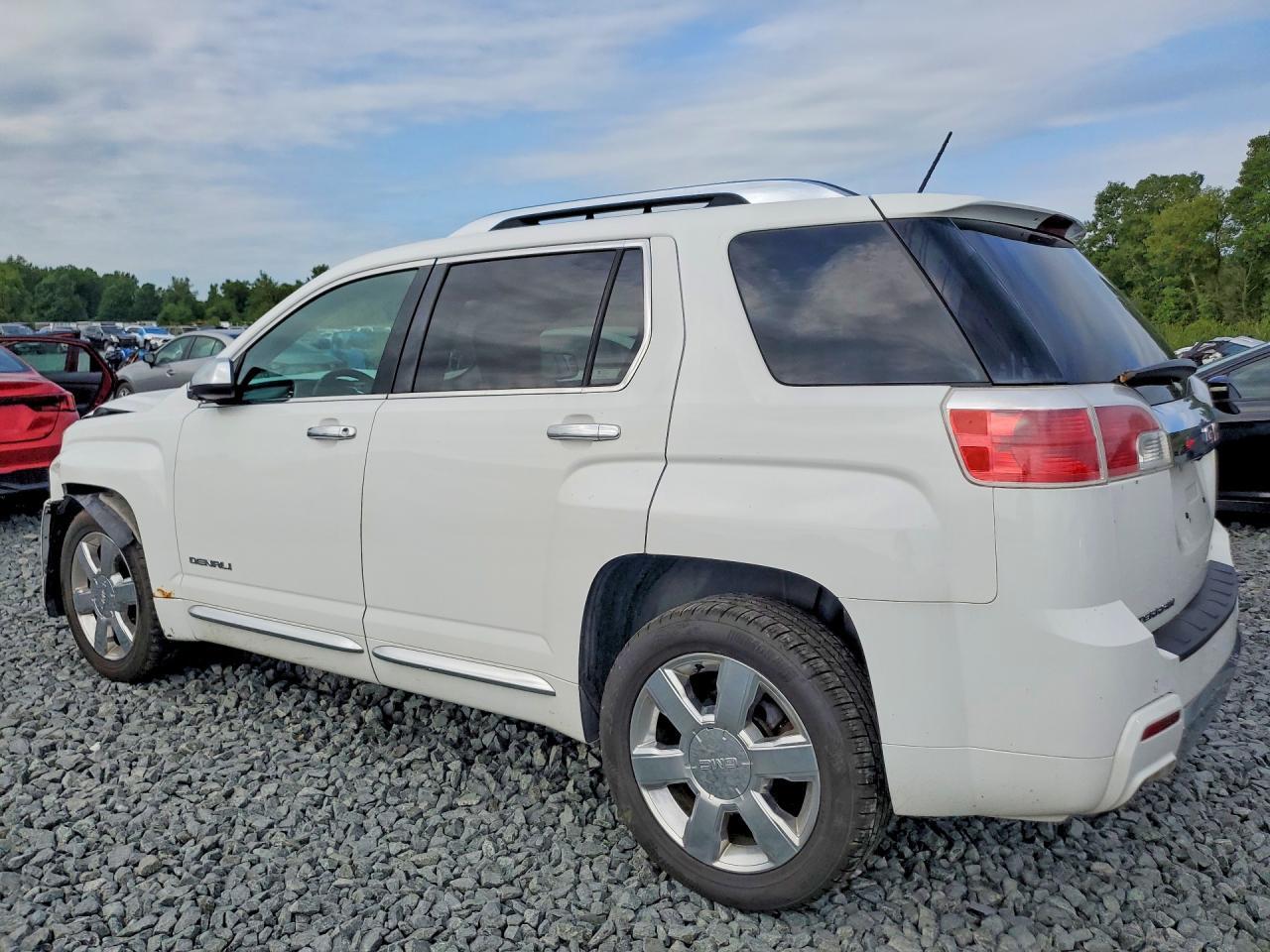 2015 GMC Terrain Denali - Image 2