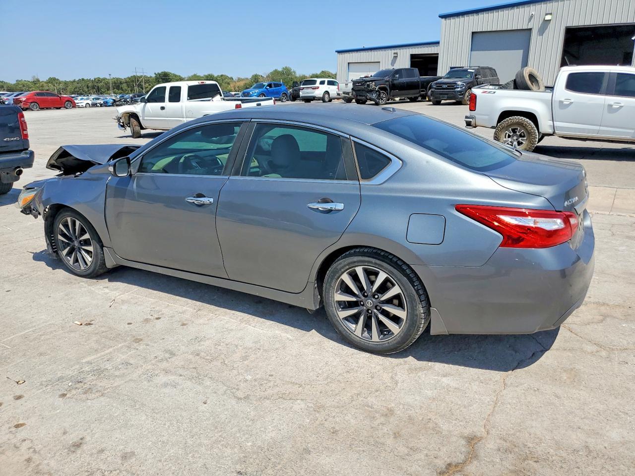 2016 Nissan Altima 2.5 Sv - Image 2
