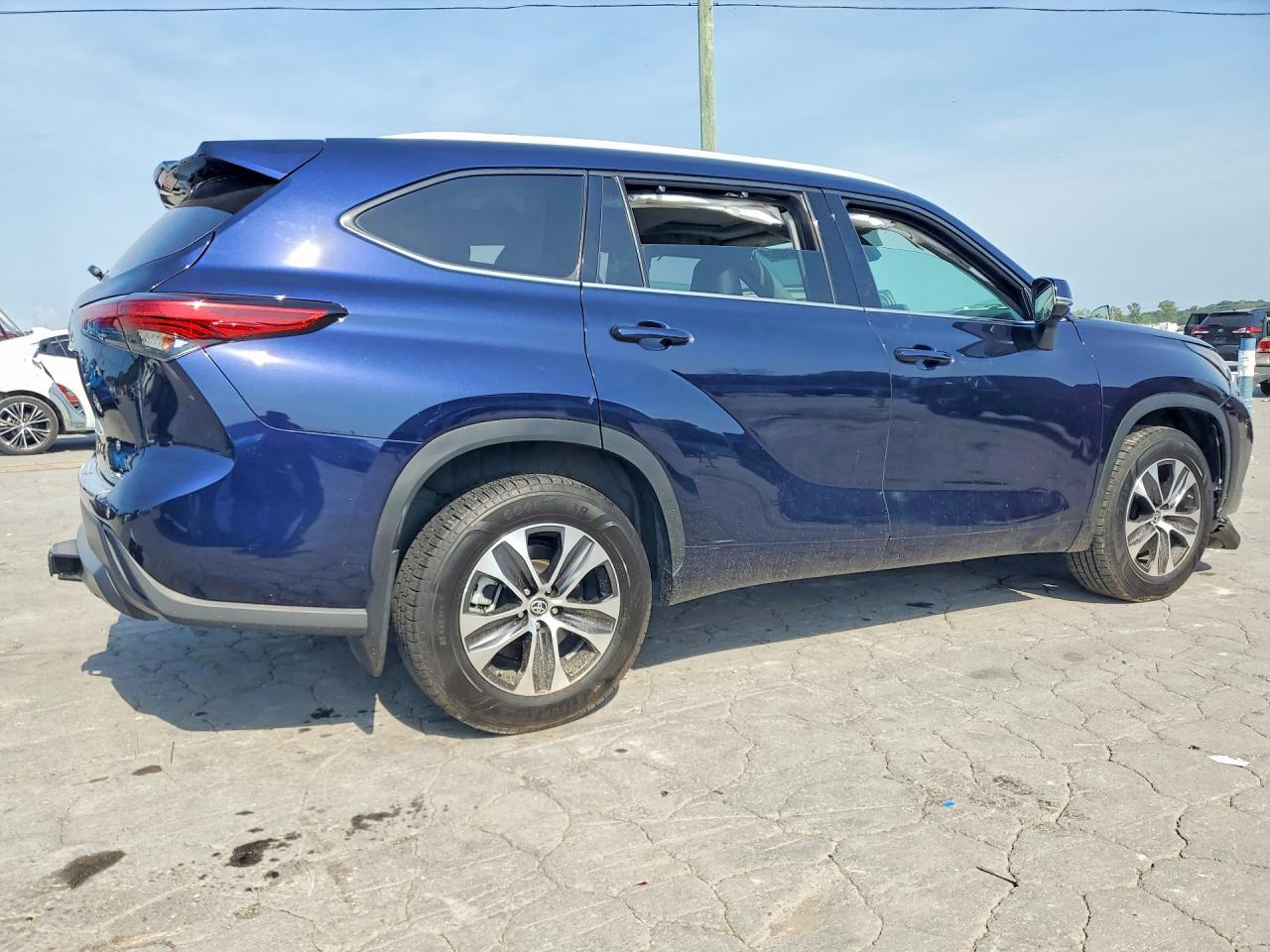2022 Toyota Highlander Xle - Фото 3