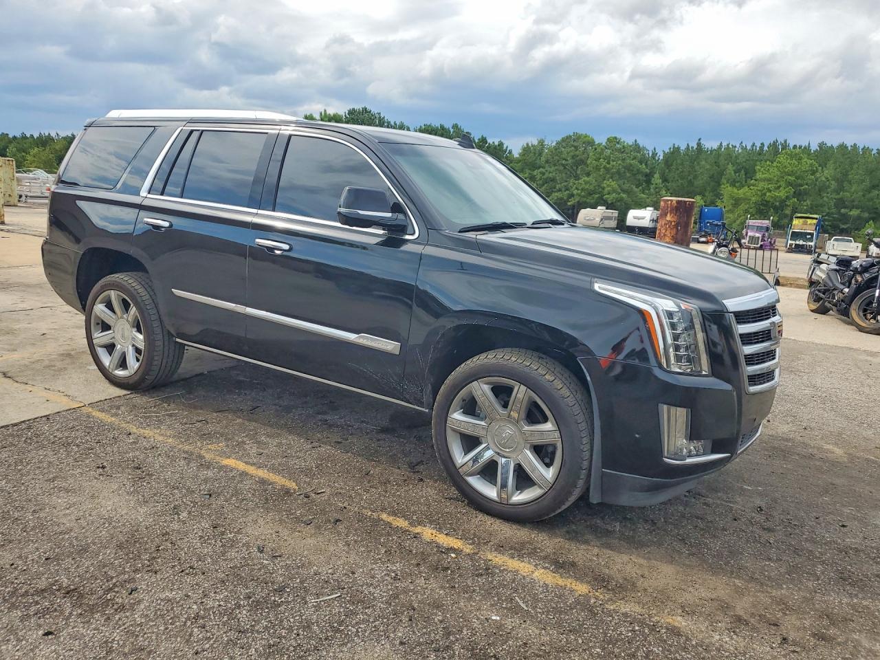 2018 Cadillac Escalade Luxury - Image 4