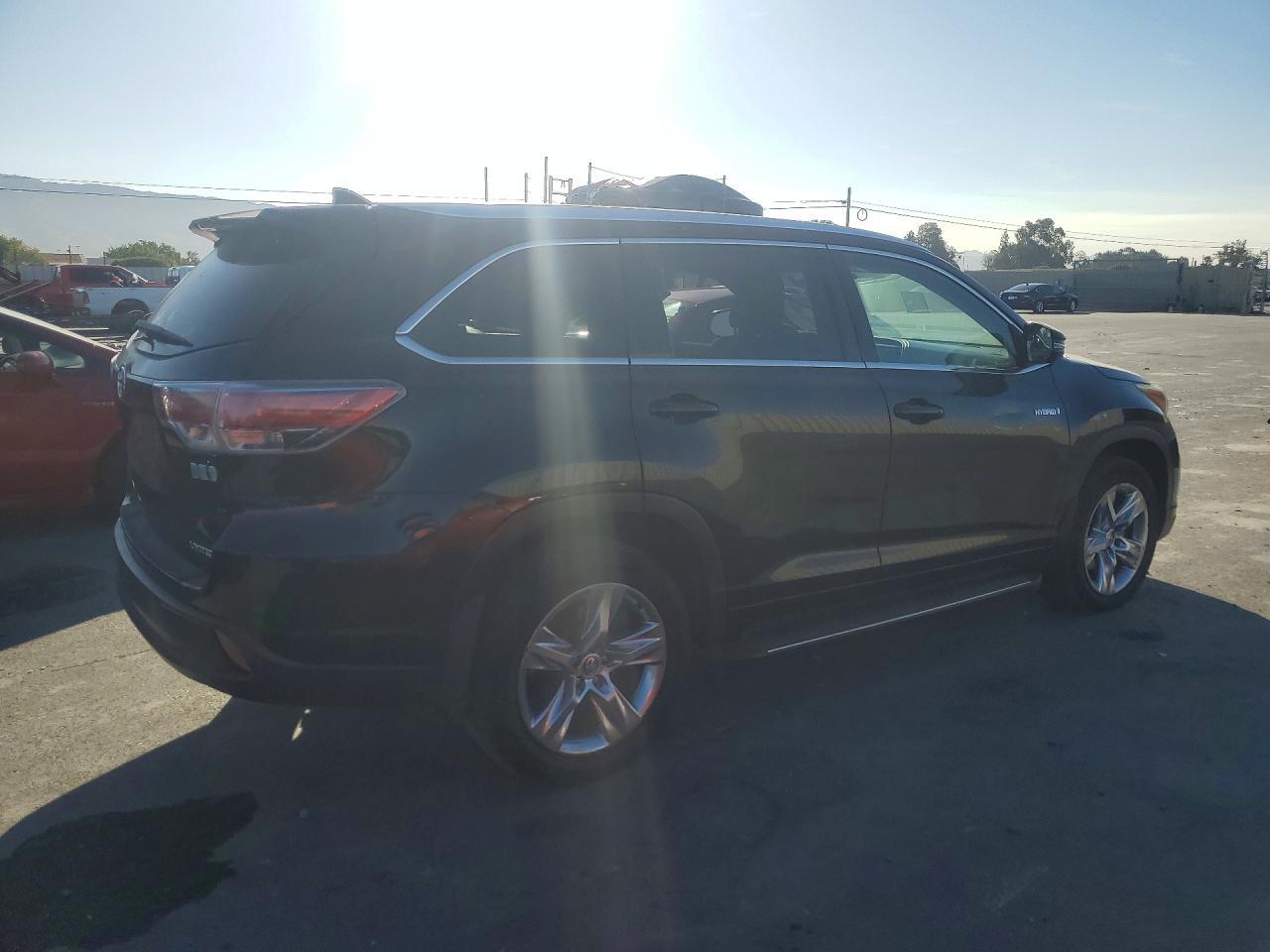 2015 Toyota Highlander Hybrid Limited - Image 3