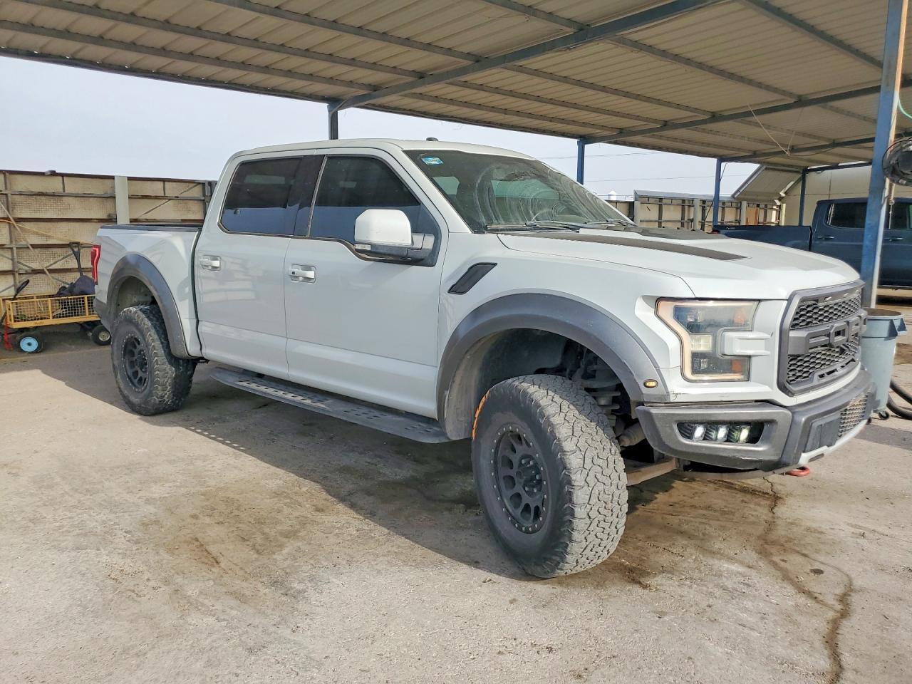 2017 Ford F150 Raptor - Image 4