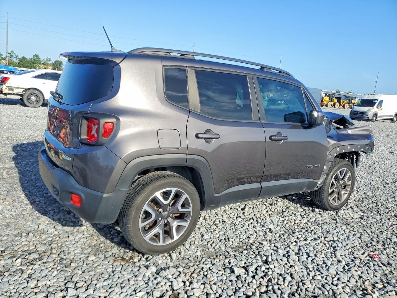 2017 Jeep Renegade Latitude - Фото 3