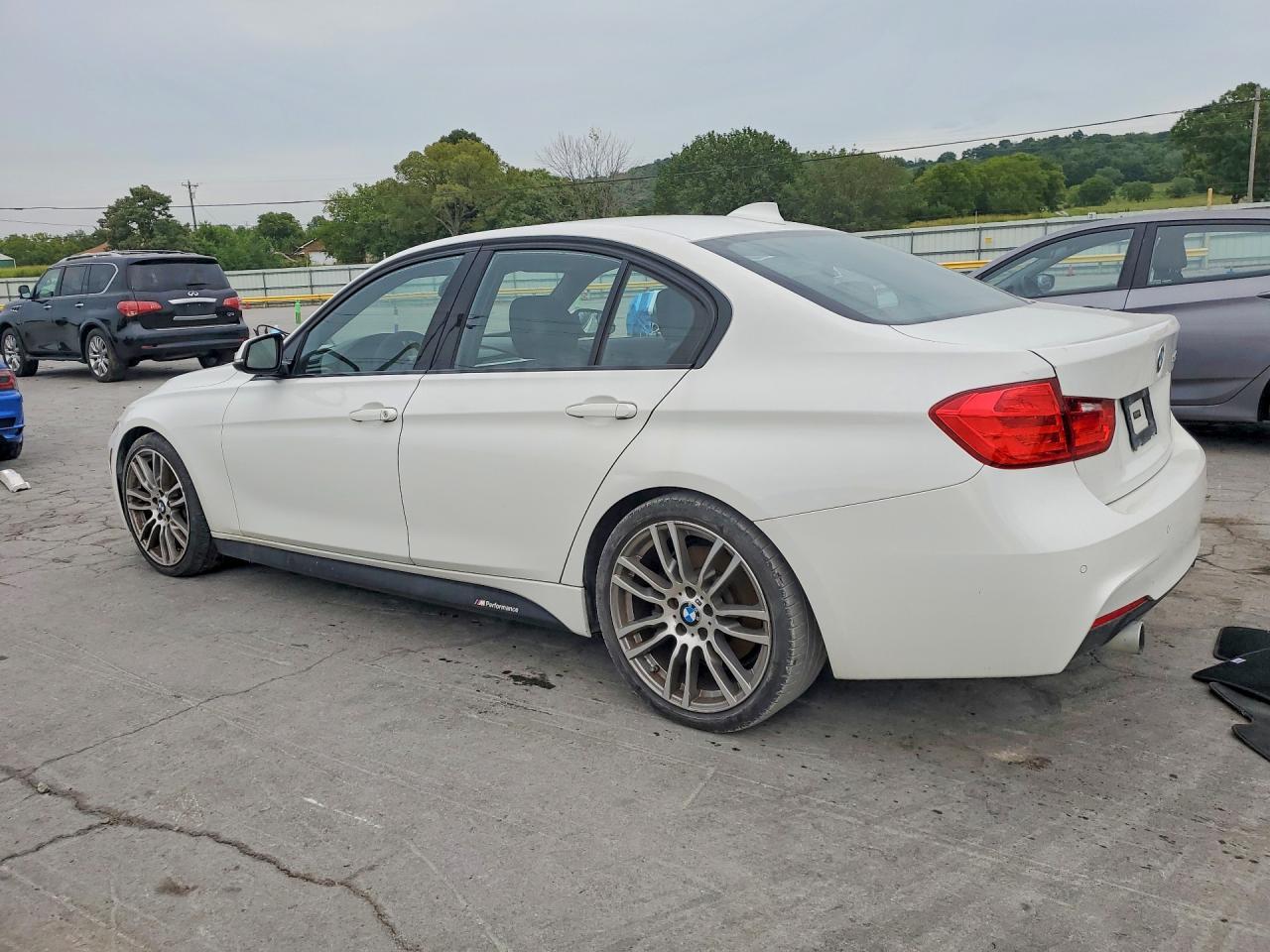2015 BMW 335 I - Image 2