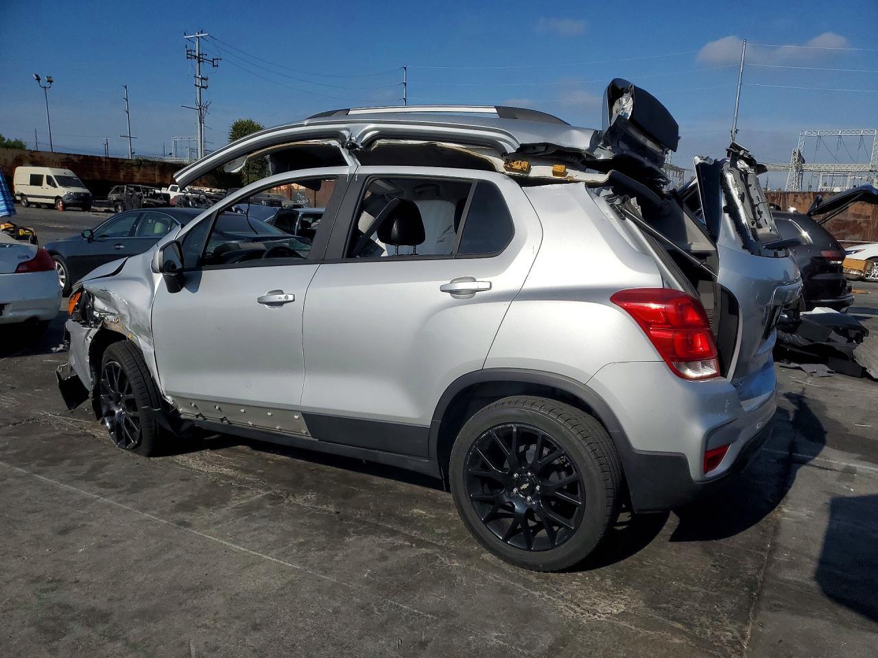 2021 Chevrolet Trax 1Lt - Image 2