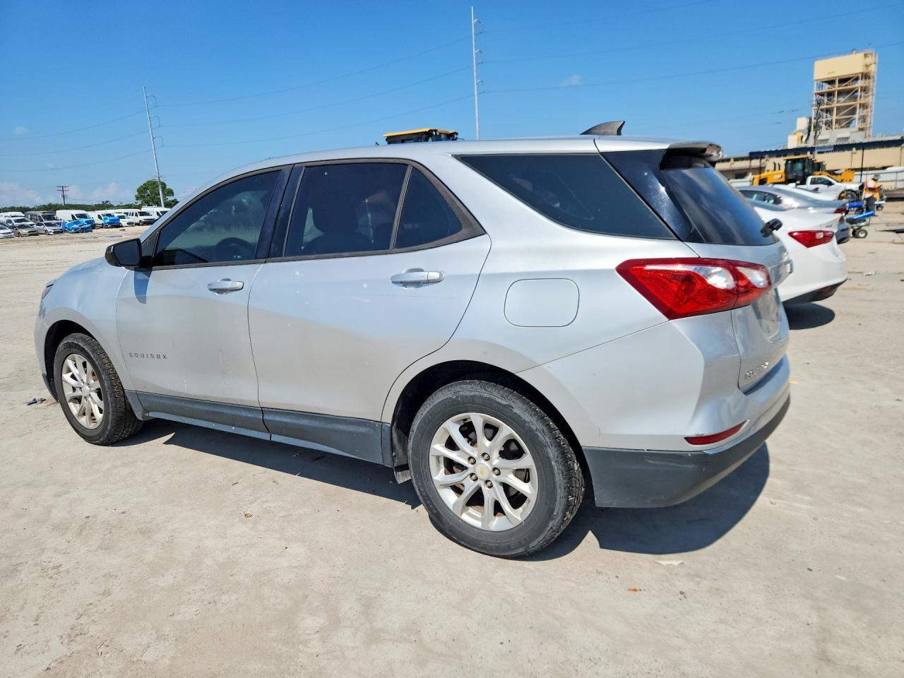 2018 Chevrolet Equinox Ls - Image 2