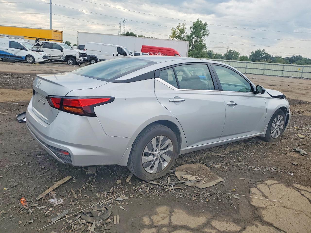2024 Nissan Altima S - Фото 3
