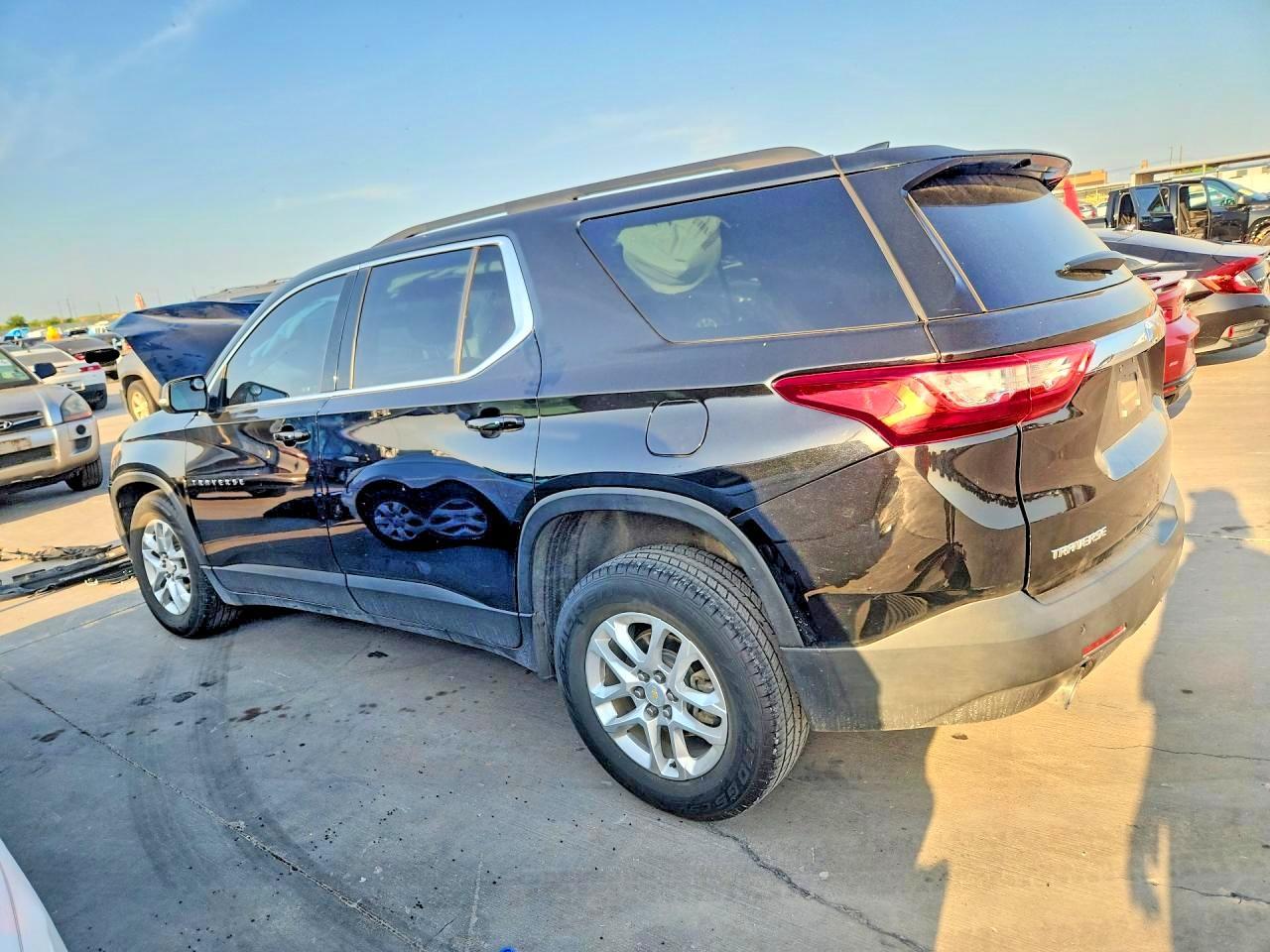 2021 Chevrolet Traverse Lt - Image 2