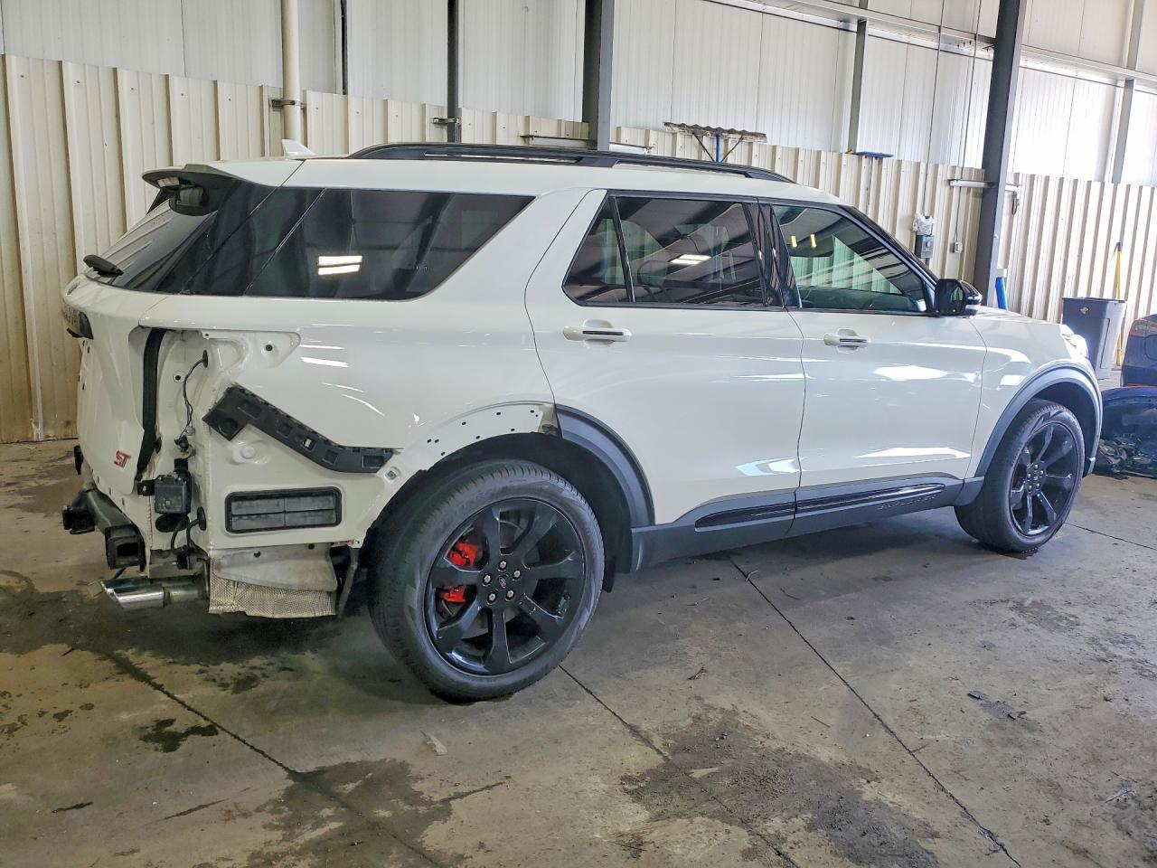 2022 Ford Explorer St - Фото 3