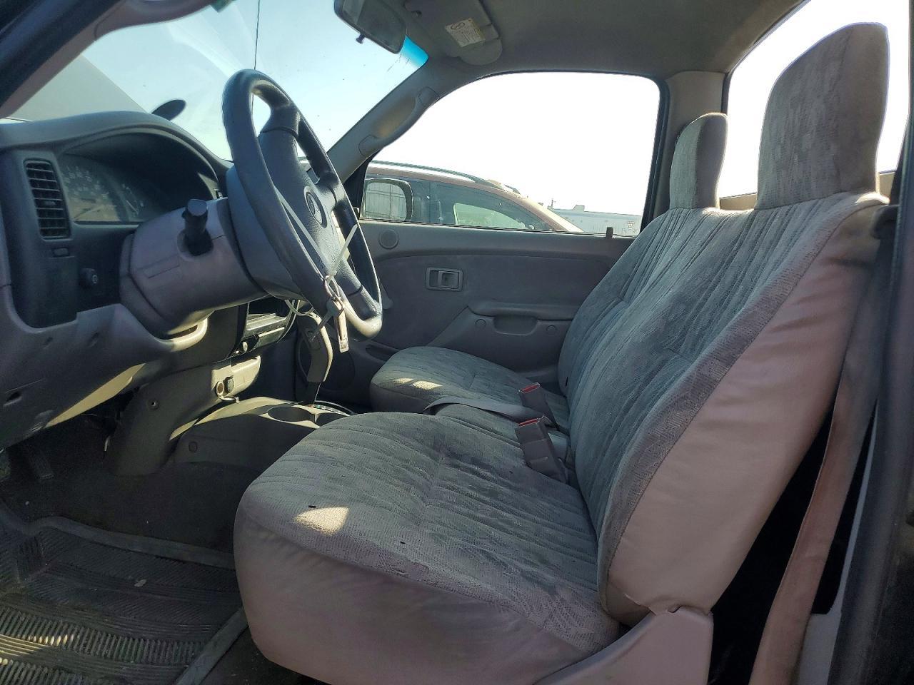 2004 Toyota Tacoma Deluxe - Фото 7