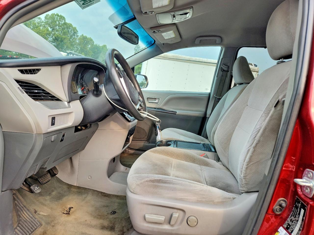 2017 Toyota Sienna Le - Фото 7