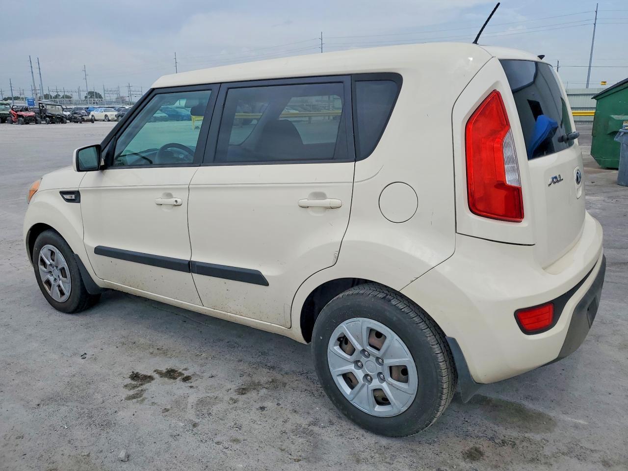 2013 Kia Soul Base - Image 2