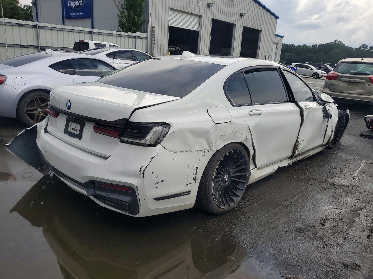2022 BMW 750 Xi - Фото 3