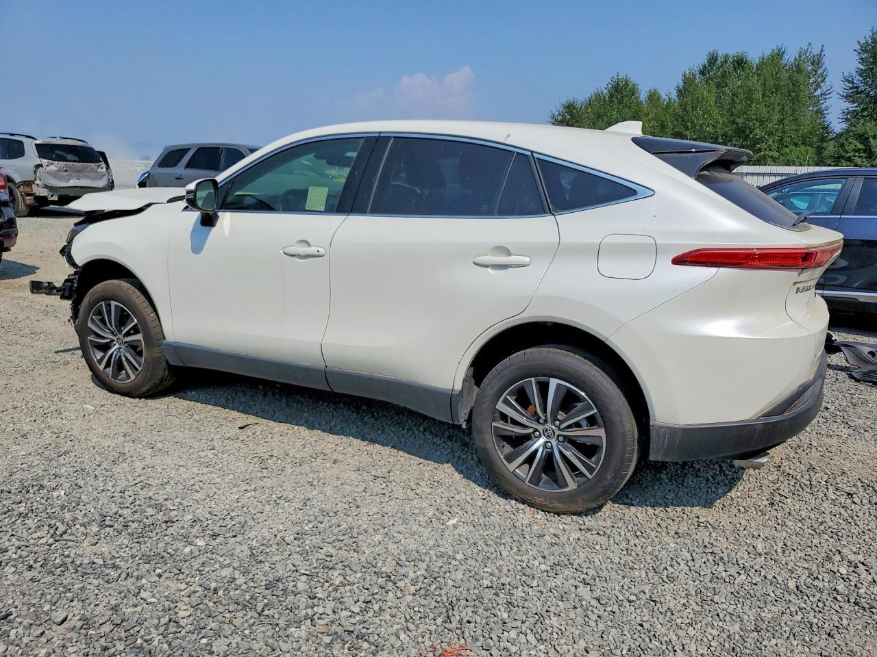 2022 Toyota Venza Le - Фото 2