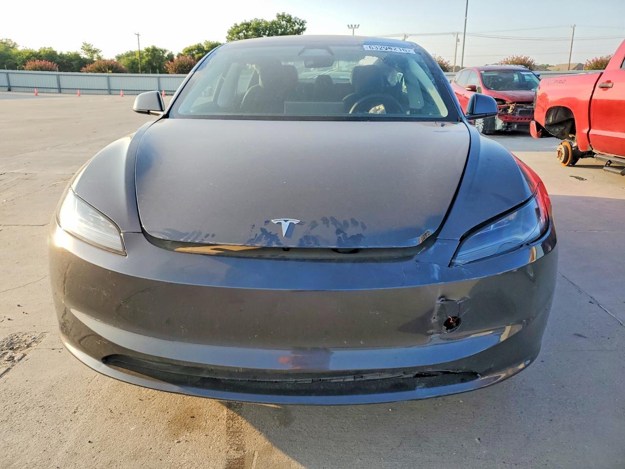 2025 Tesla Model 3 - Фото 5