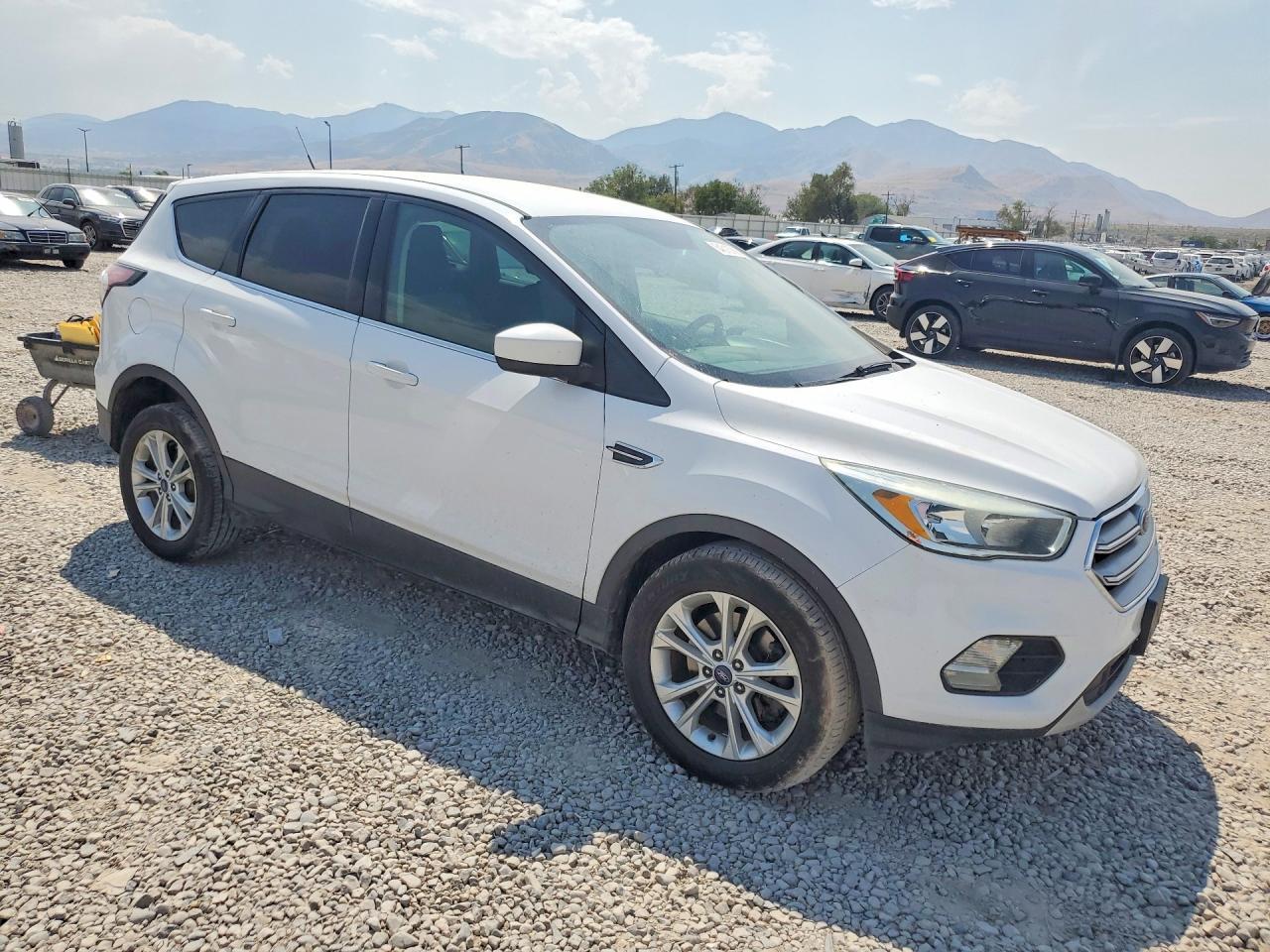 2017 Ford Escape Se - Фото 4