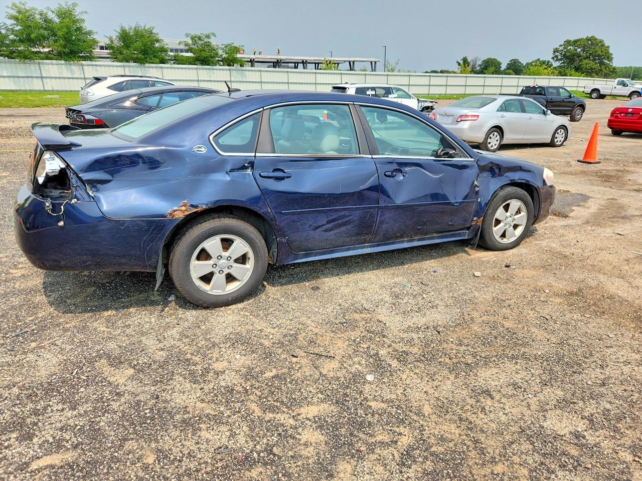 2009 Chevrolet Impala - Image 3