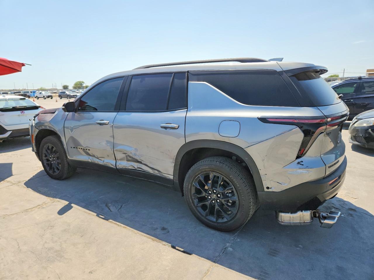 2026 Chev Traverse L - Image 2