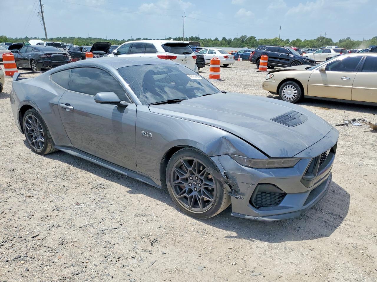 2025 Ford Mustang Gt - Image 4