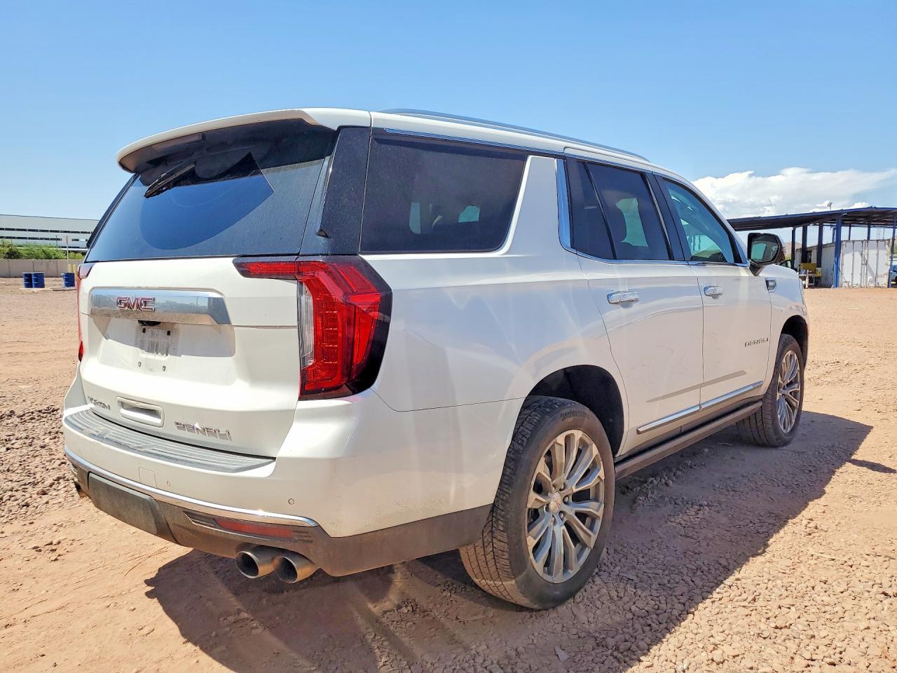 2021 GMC Yukon Denali - Фото 3