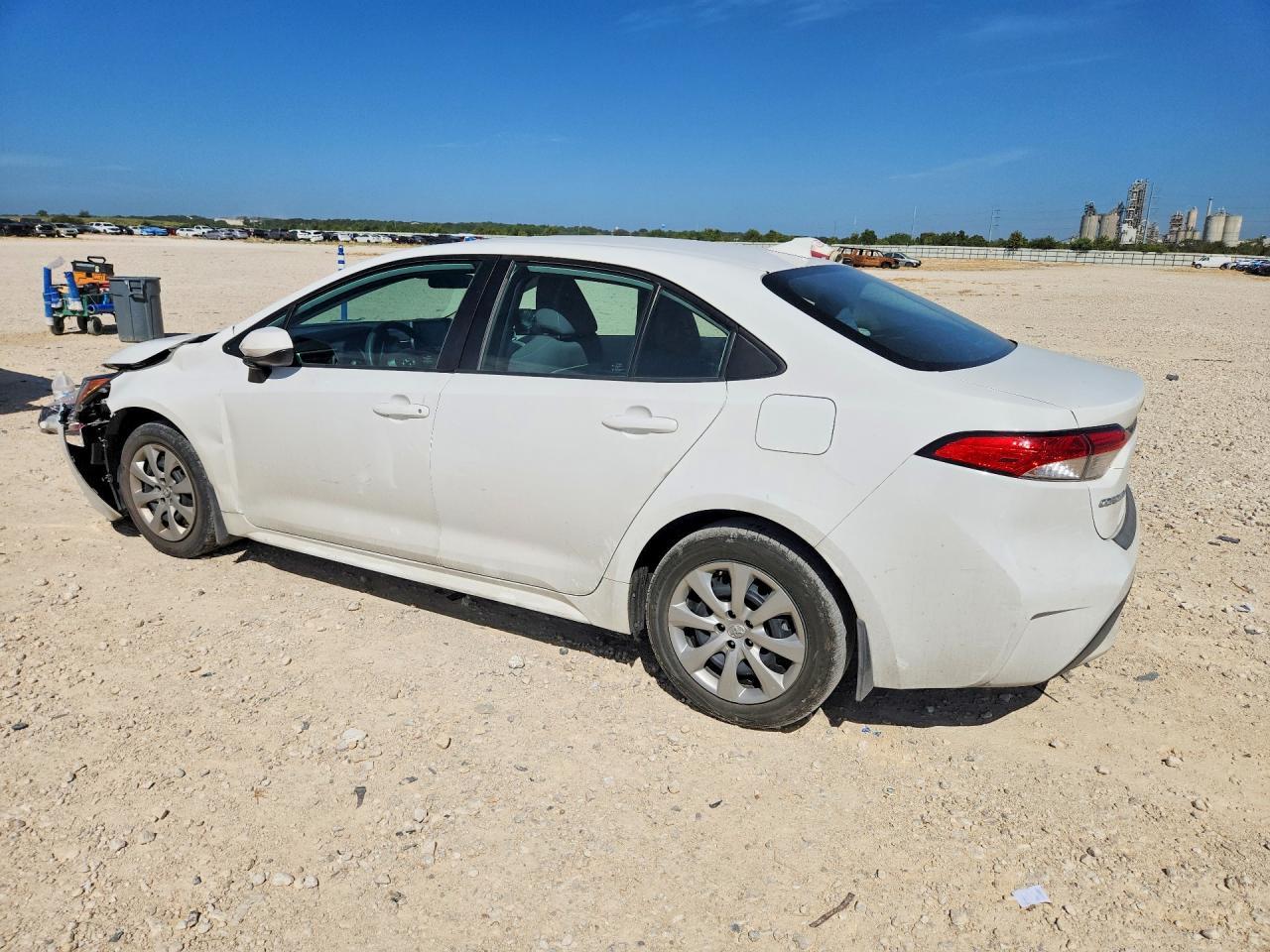 2021 Toyota Corolla Le - Image 2