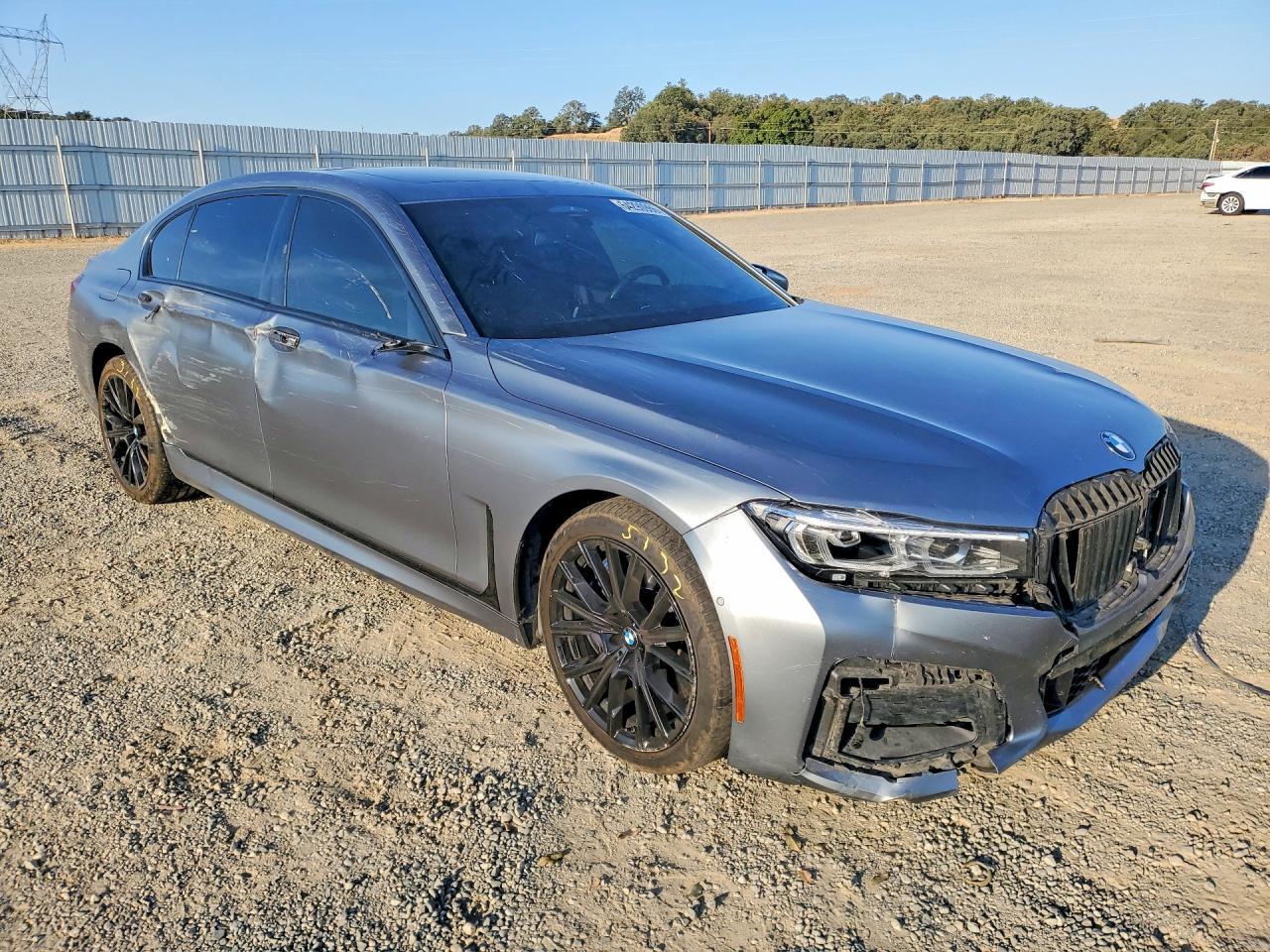 2022 BMW 750 Xi - Фото 4
