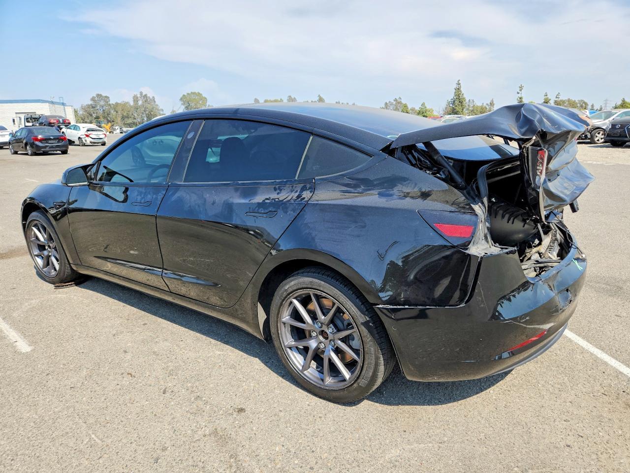 2022 Tesla Model 3 - Фото 2
