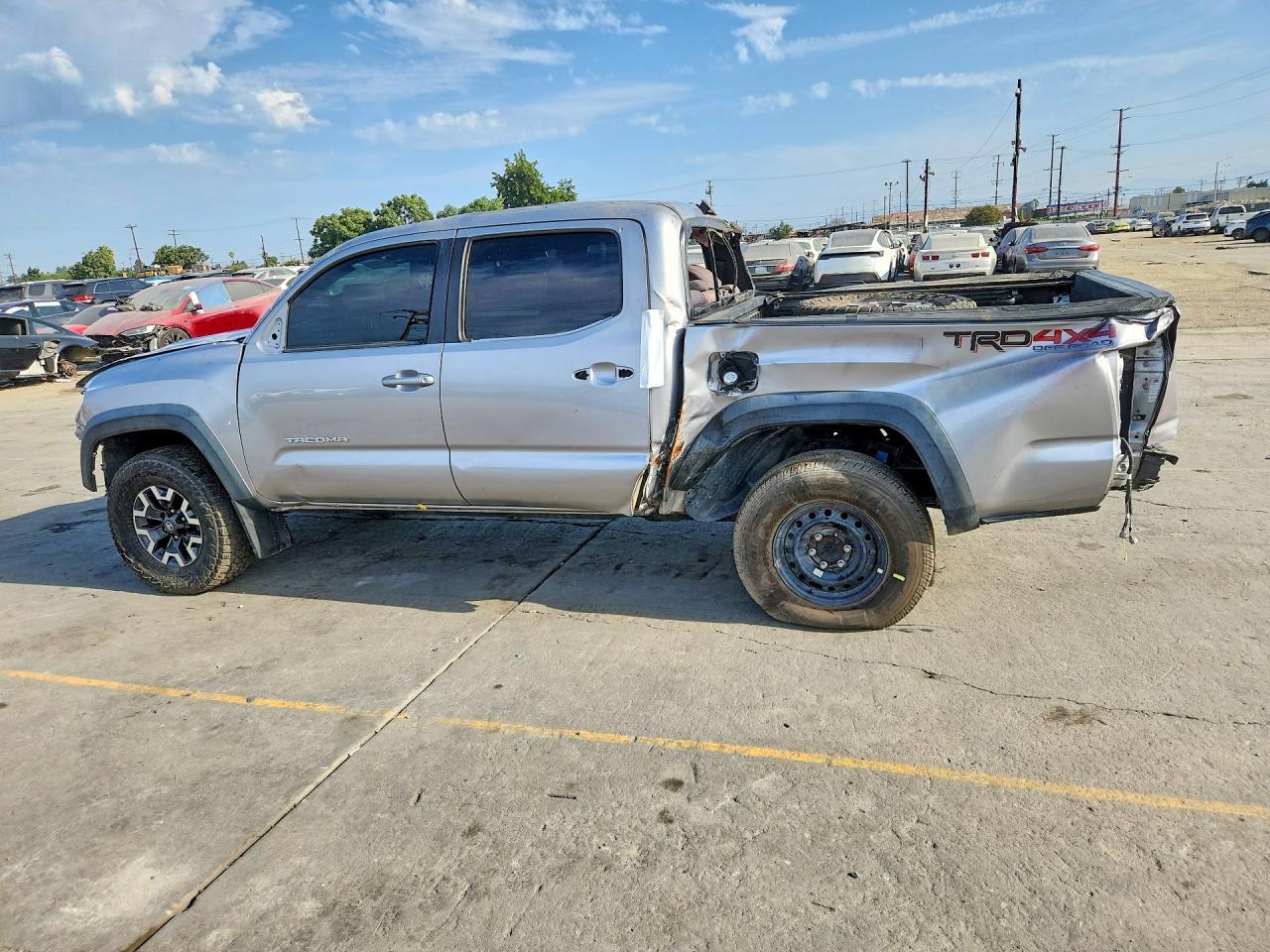 2017 Toyota Tacoma Trd Off-Road - Image 2