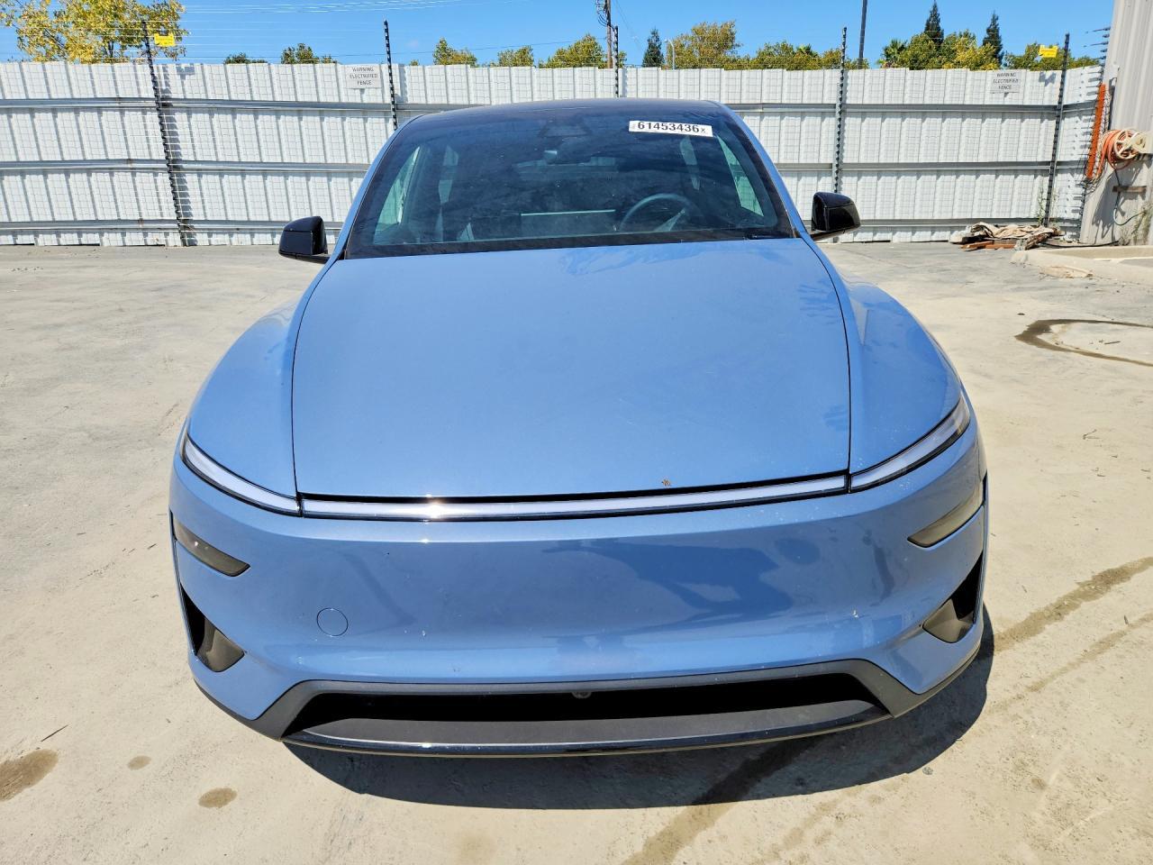 2026 Tesla Model Y - Фото 5