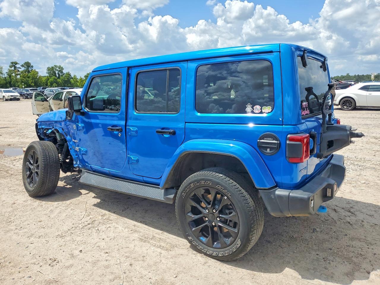 2023 Jeep Wrangler Sahara 4Xe - Фото 2