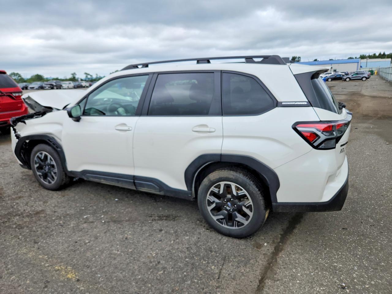 2025 Subaru Forester Premium - Фото 2