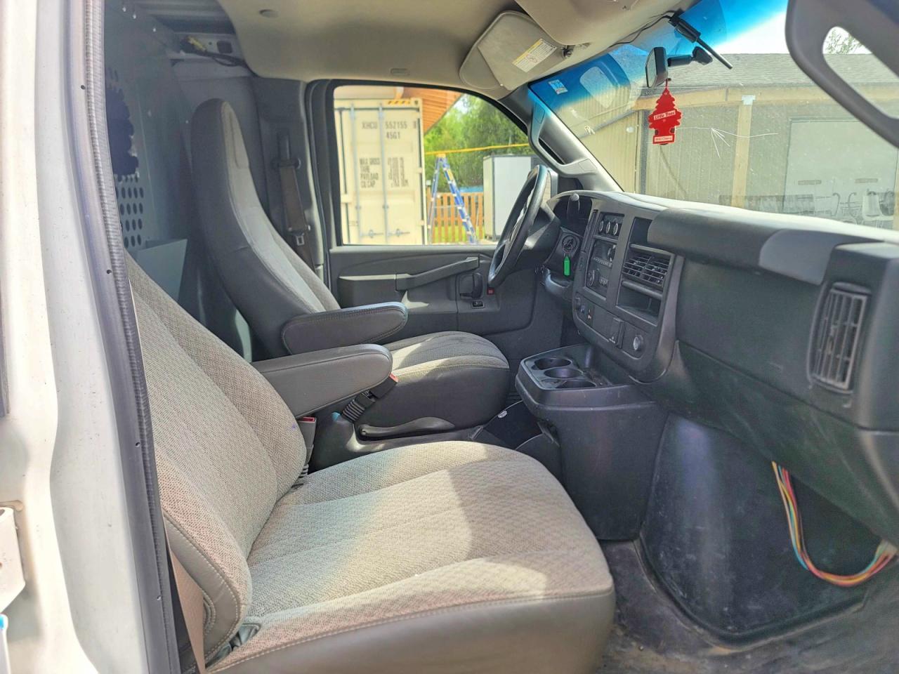 2017 GMC Savana G2500 - Image 5
