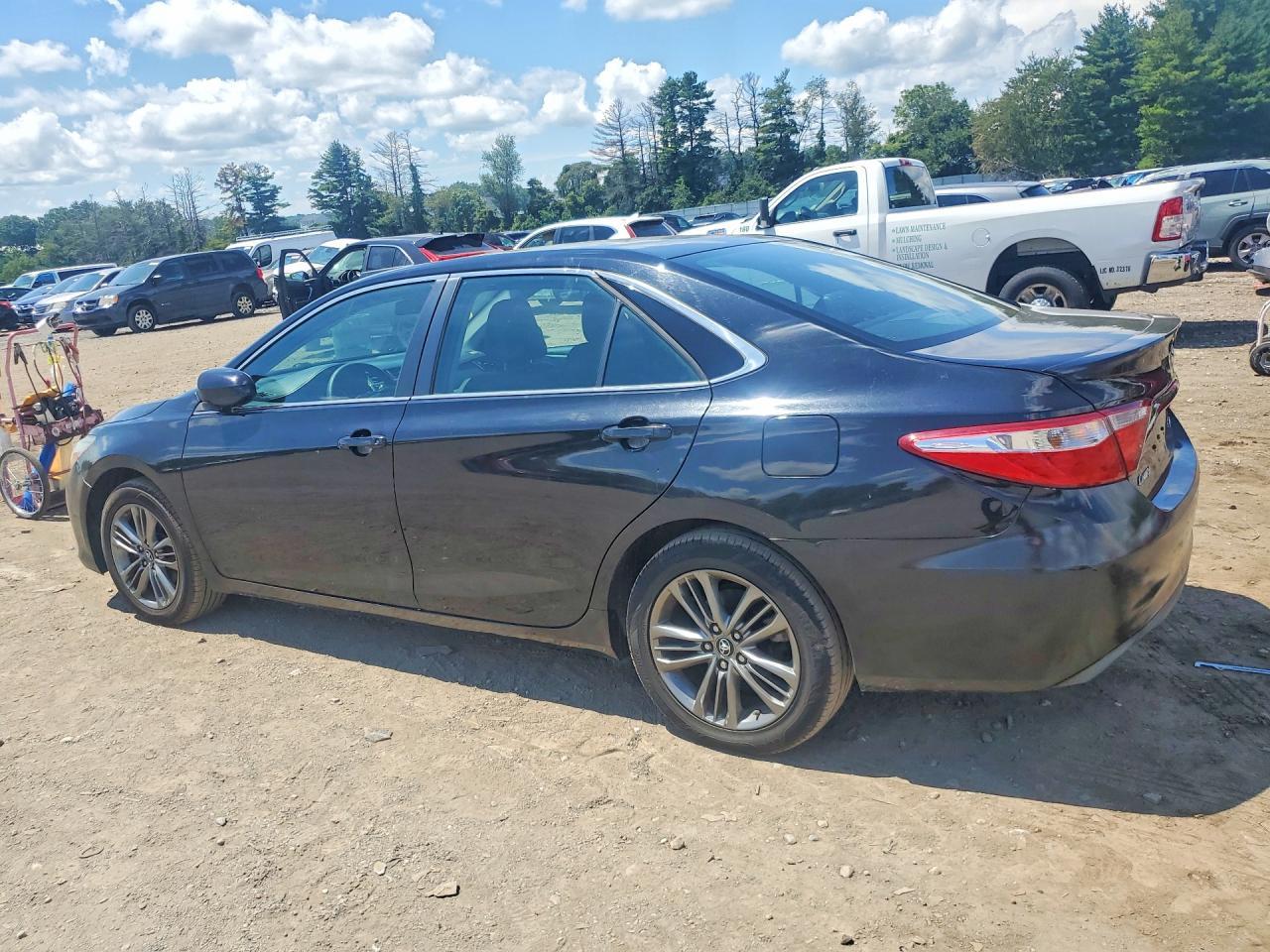 2017 Toyota Camry Se - Фото 2