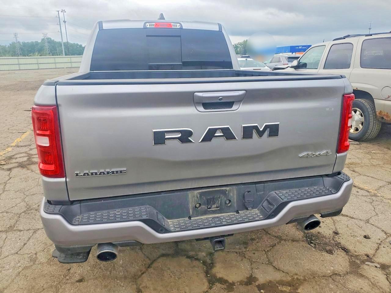 2025 Ram 1500 Laramie - Фото 6