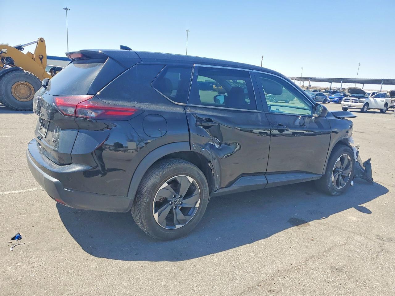 2024 Nissan Rogue Sv - Image 3