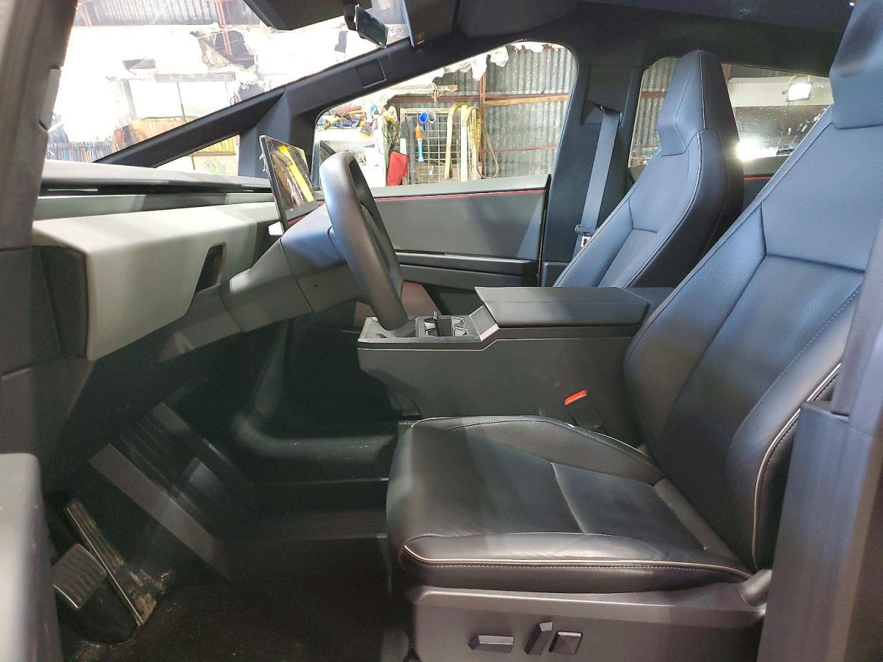 2024 Tesla Cybertruck - Image 7