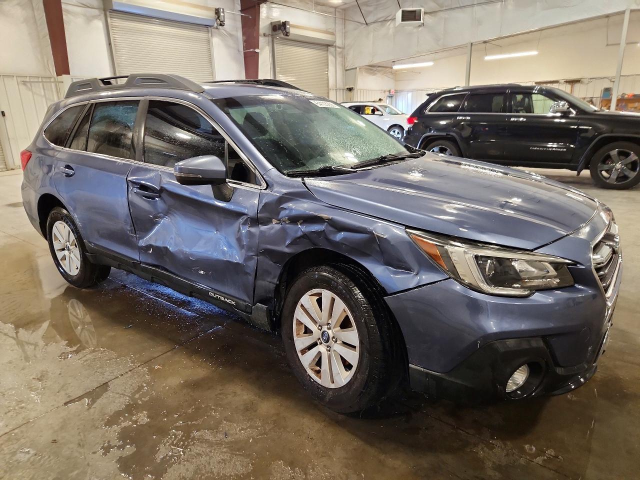 2018 Subaru Outback 2.5I Premium - Image 4
