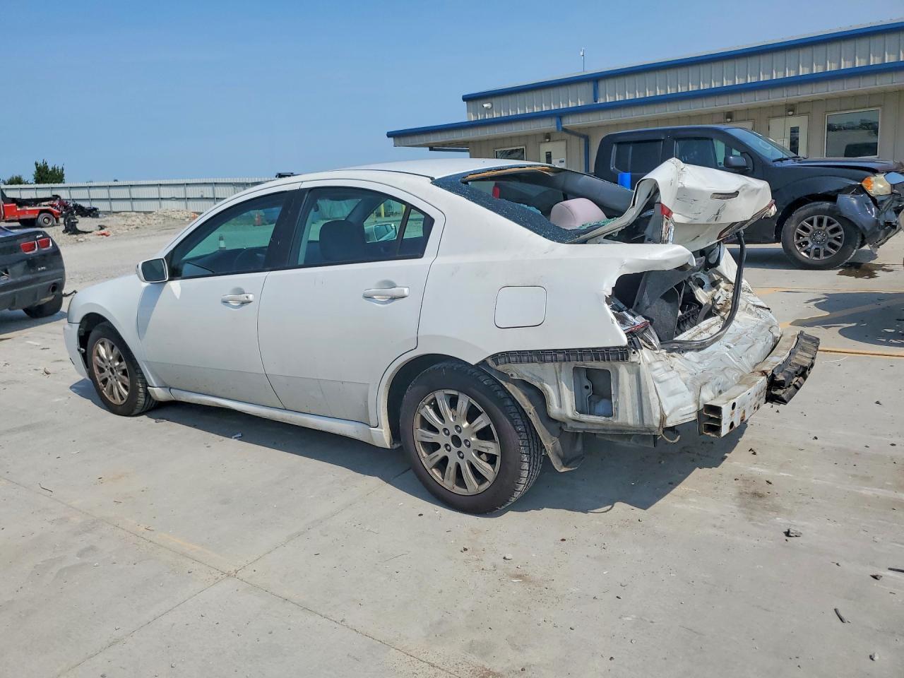 2011 Mitsubishi Galant Fe - Image 2