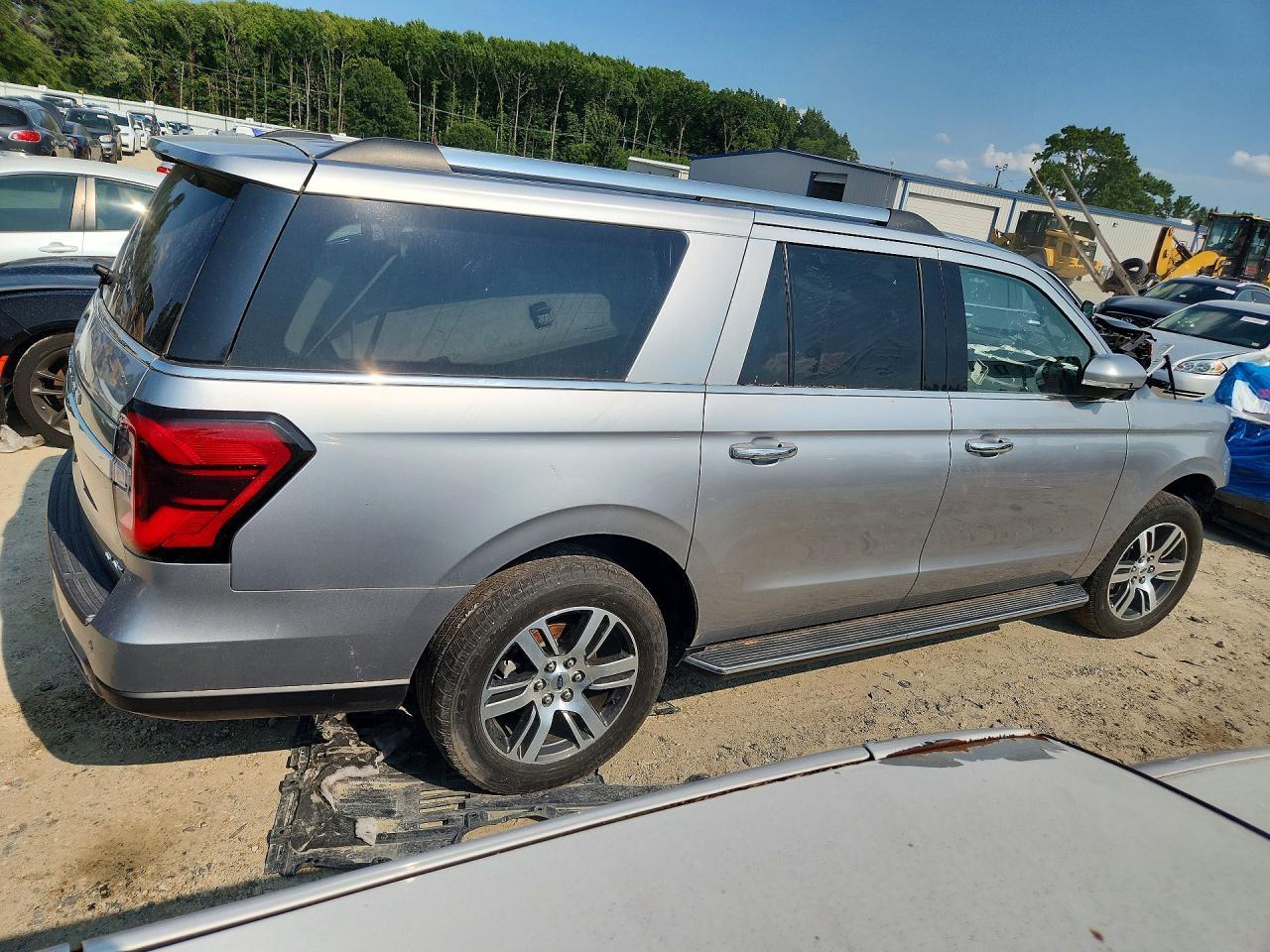 2023 Ford Expedition Max Limited - Image 3