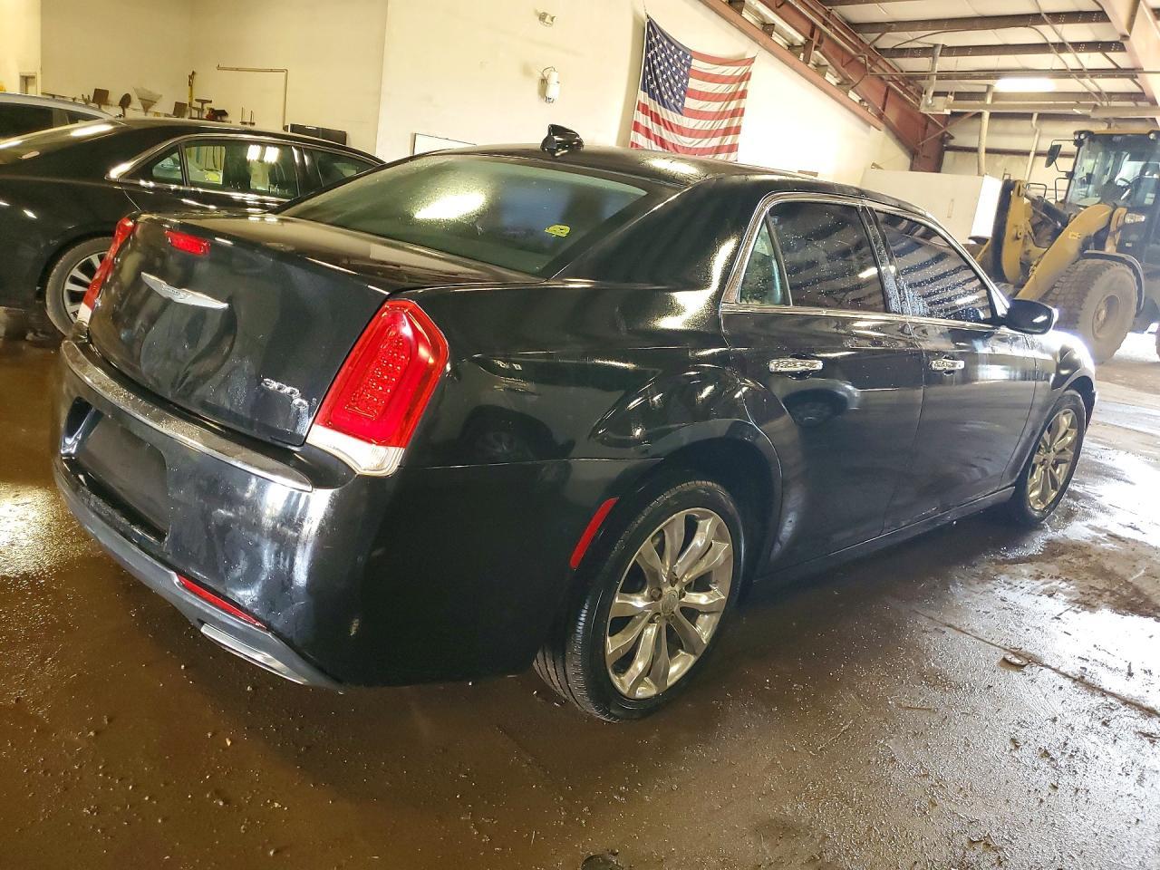 2015 Chrysler 300C - Фото 3