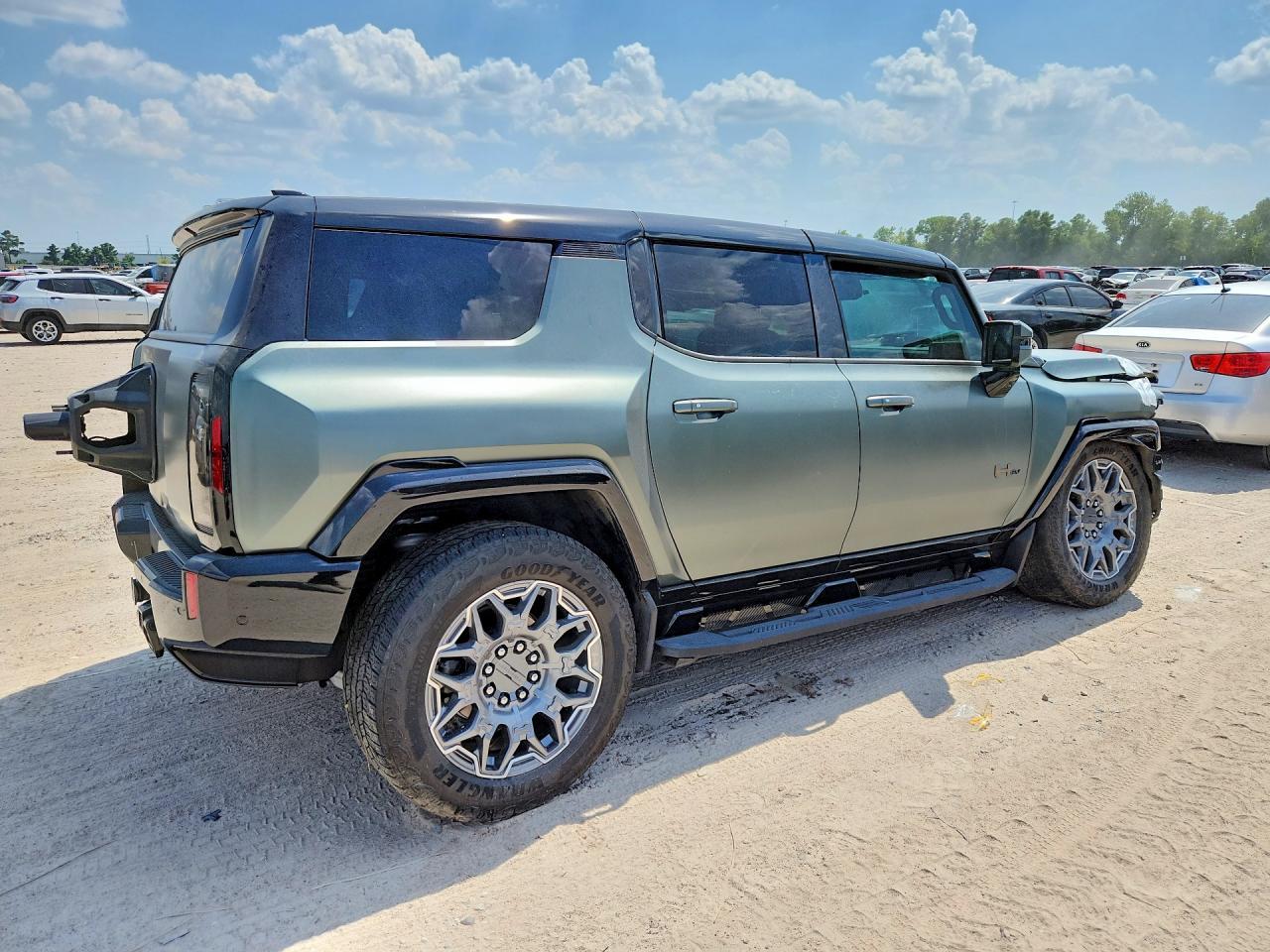 2024 GMC Hummer Suv 3X - Фото 3